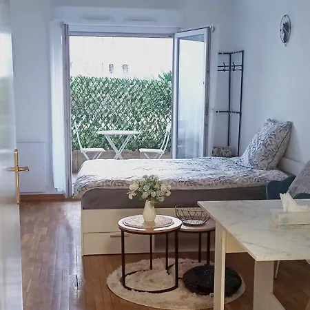 Apartment Petite Touche Douceur - Avec Parking Et Terrasse Proche La Defense